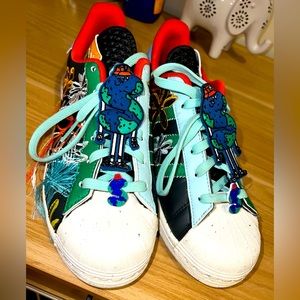 ADIDAS SPECIAL EDITION SUPER EARTH 🌍 *Like New*
